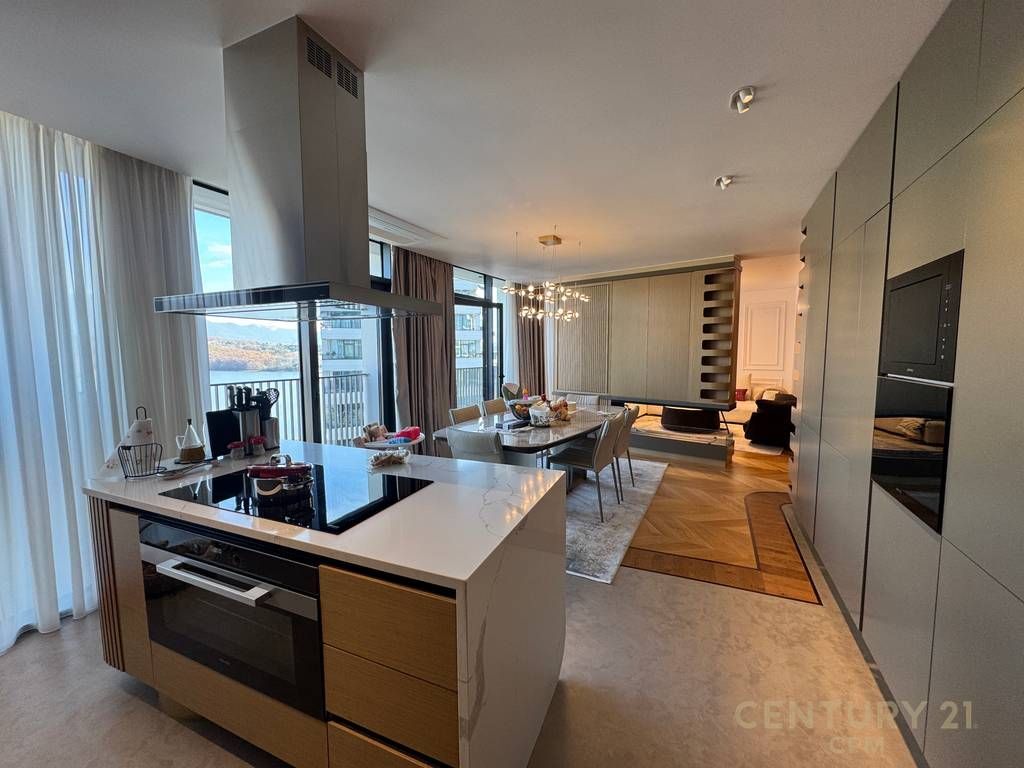 Apartament luksoz për shitje në Lake View Residence