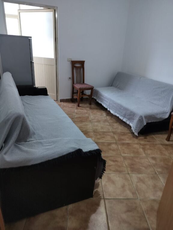 🏠 Jepet me qira apartament 1+1