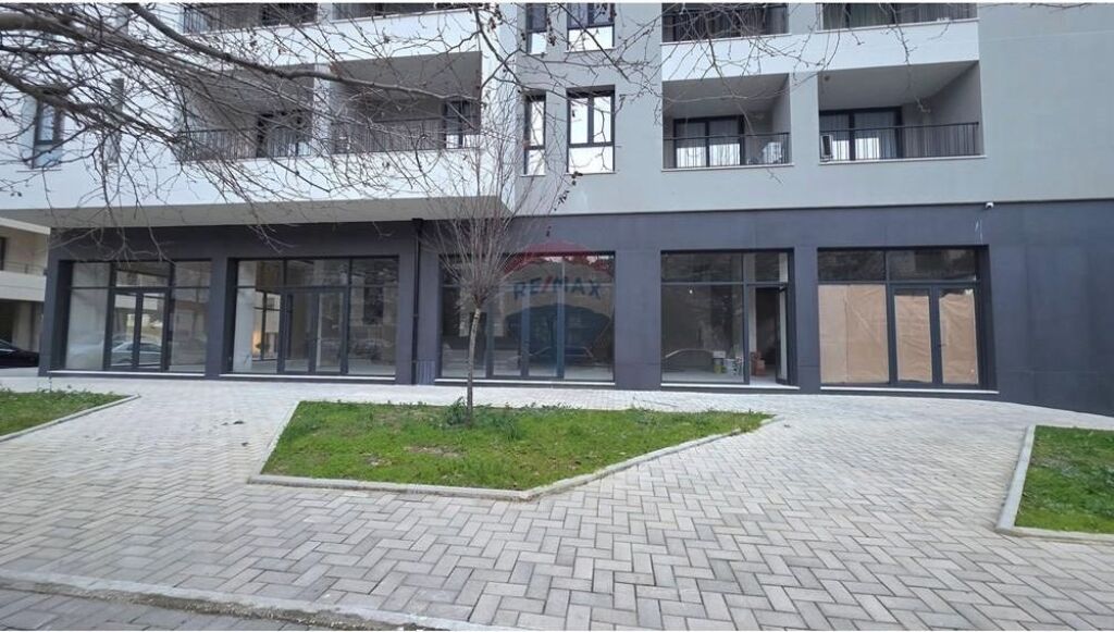 🏬 Premium Business Space for Rent – Lungomare, Vlorë