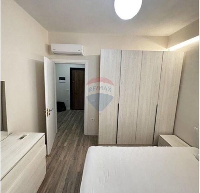 Offriamo in affitto un appartamento 1+1 nella zona di Astiri, nella residenza Urban Gate