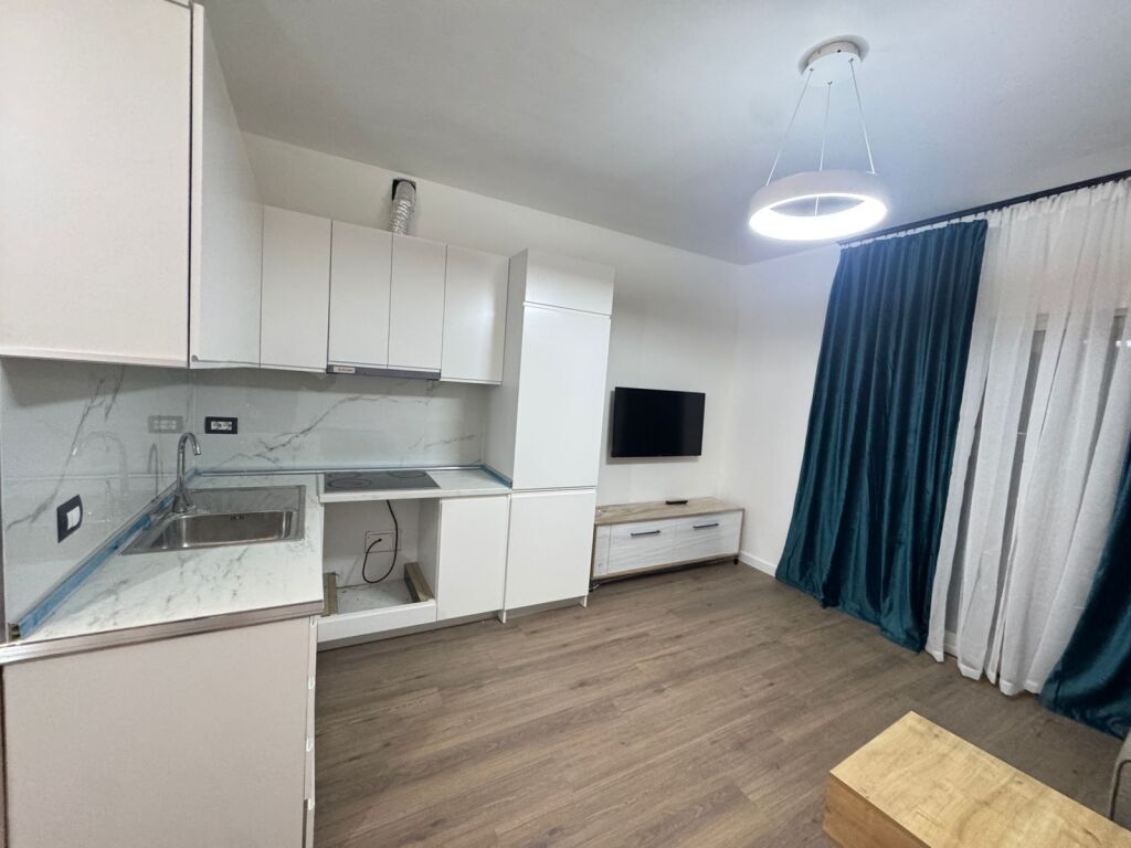 Shitet apartament 1+1 në Komunën e Parisit