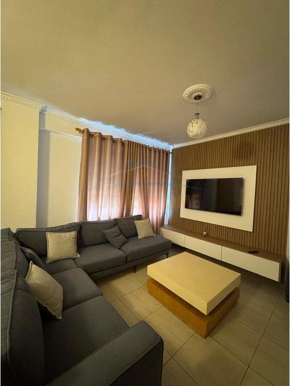 In vendita, Appartamento 1+1, Complesso Kontakt, 21 Dhjetori, Tirane