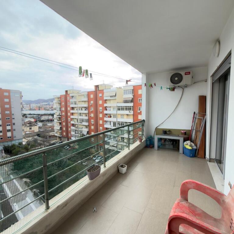 ‼️VENDESI APPARTAMENTO 2+1+2 presso “Kompleksi Arlis” vicino (alla fabbrica di farina)‼️