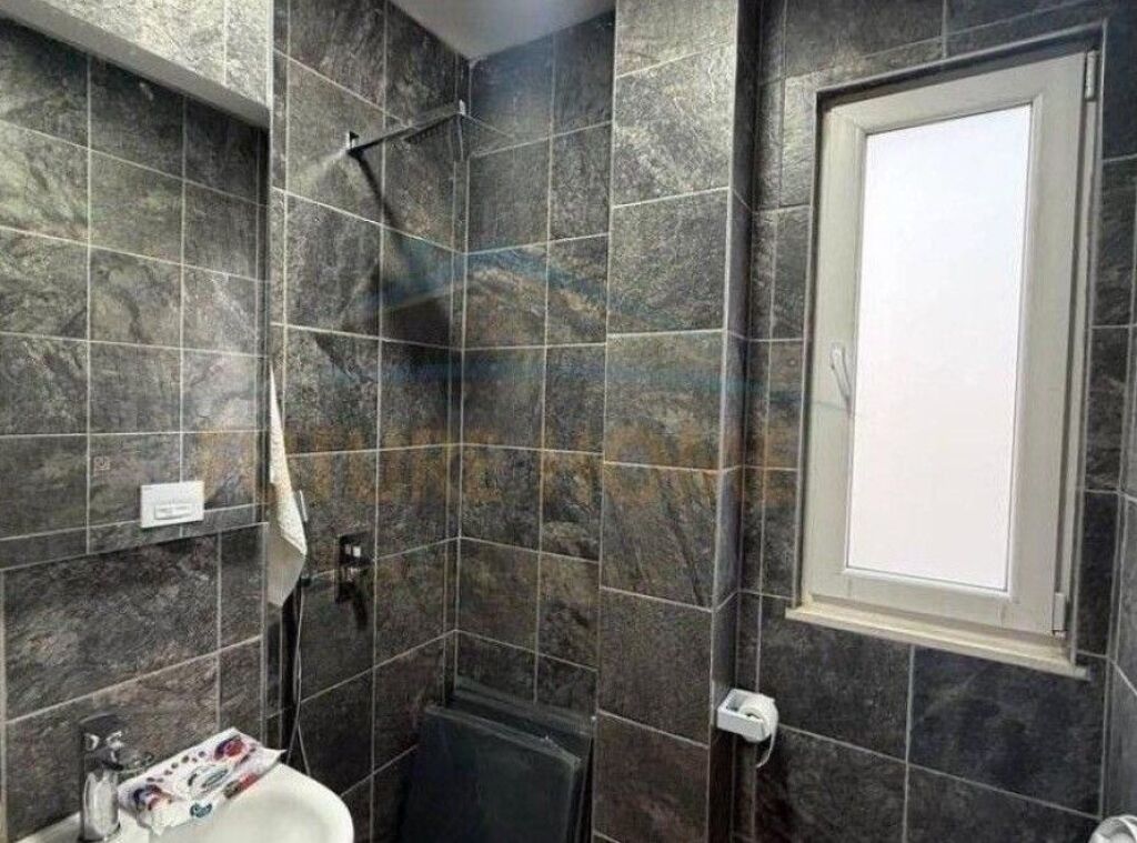 Affitto, Appartamento 2+1+2+Veranda, Via Dibres, Tirana