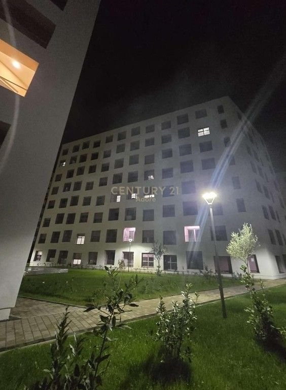 JEPET ME QIRA APARTAMENT 1+1 TEK KOPMLEKSI KADIU