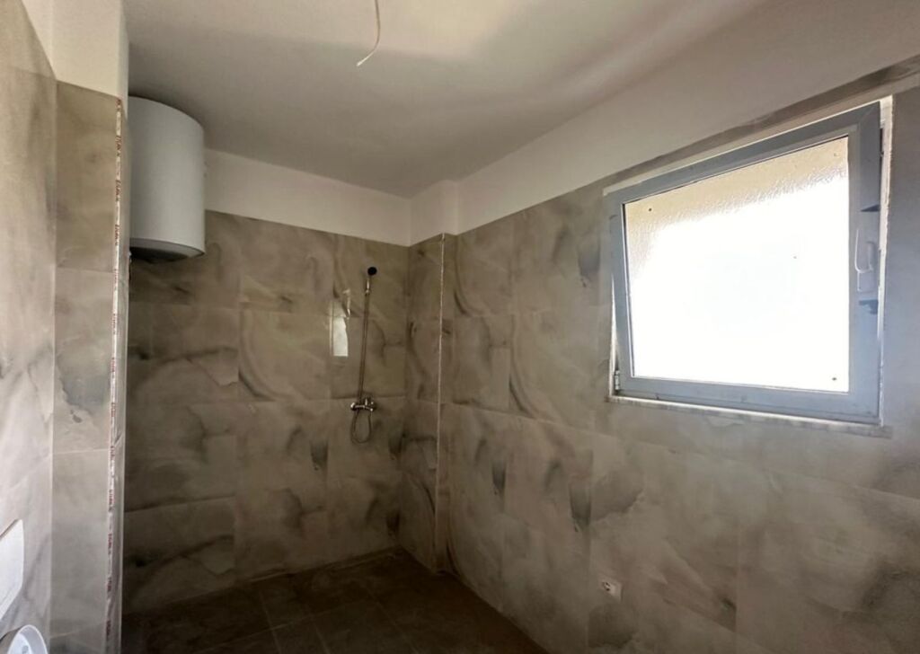 ✨ Apartment 2+1+2 for Sale – Xhamllik, Tirana | Spacious Area