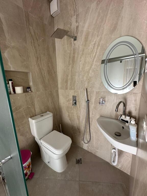 🏢Mine Peza Street, Donika Center, a 2+1+2 furnished apartment for rent. 1,200 Euro    