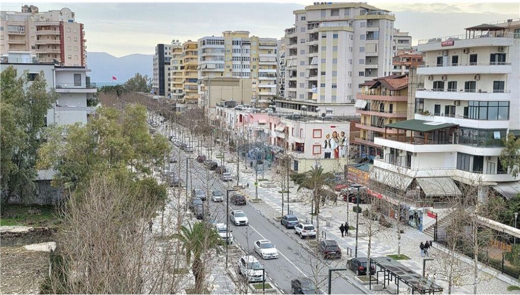 Apartament 2+1+2 ne shitje ne Bulevard