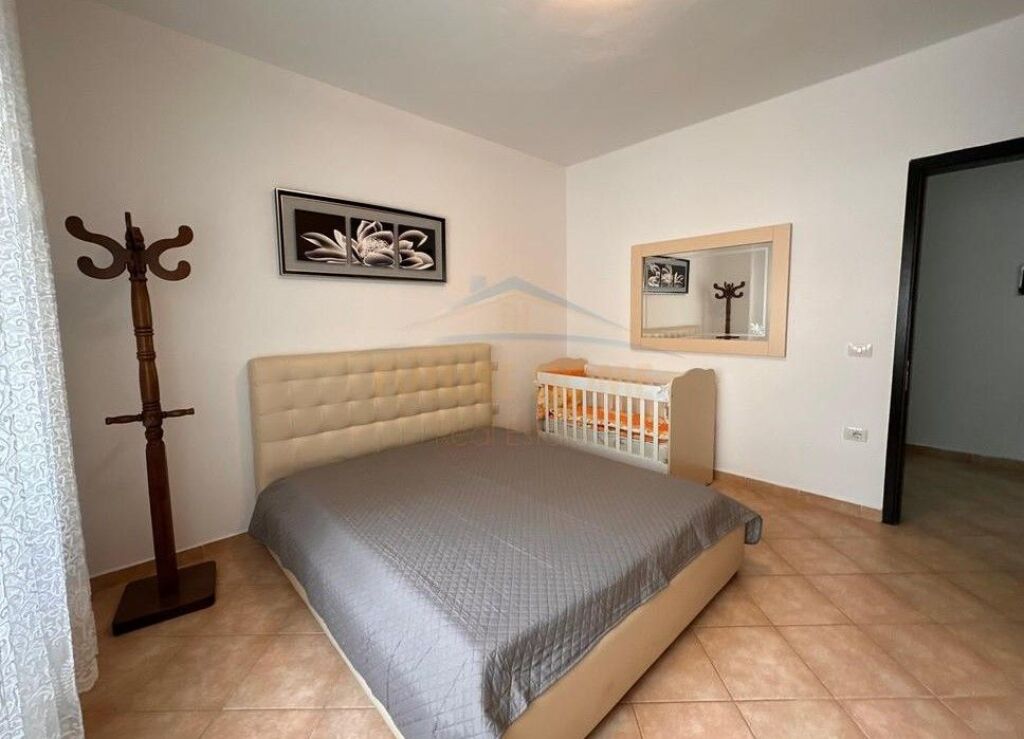 Shitet , Apartament 2+1+2 ,Lungomare ,Vlorë.