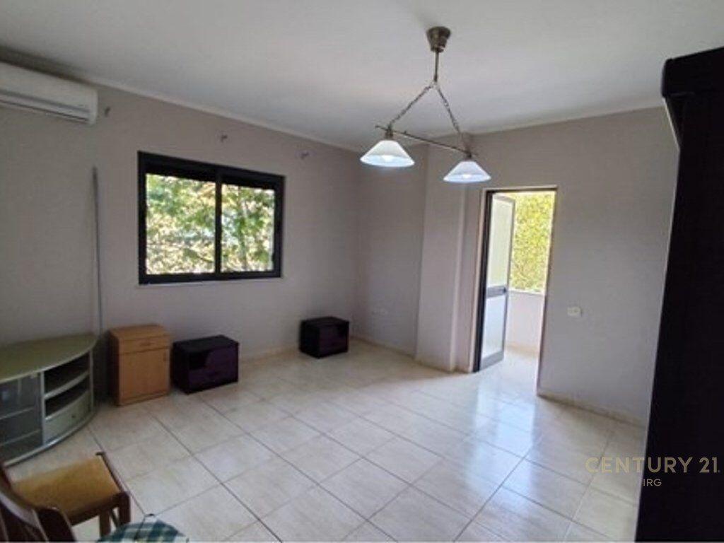 Apartament 2+1 per shitje te Ali Demi