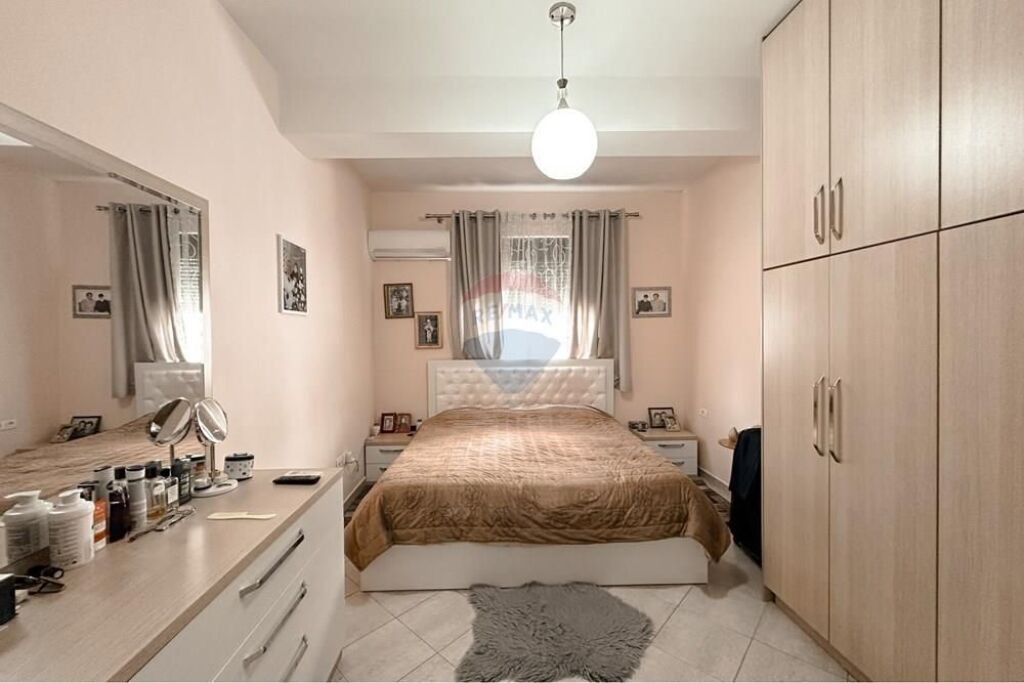 Shitet apartament 2+1 te Liqeni i Thatë, Tiranë