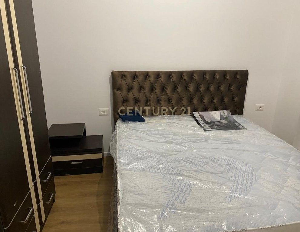 JEPET ME QIRA APARTAMENT 1+1 TEK KOPMLEKSI KADIU