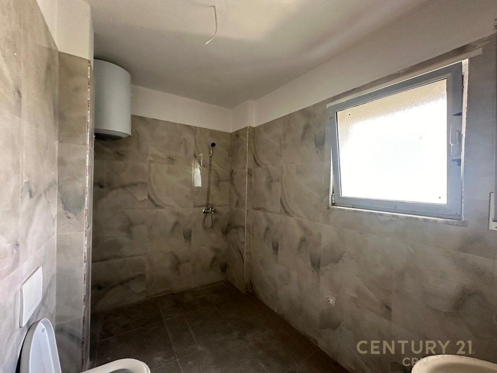 Apartment 2+1+2 for sale in Xhamllik