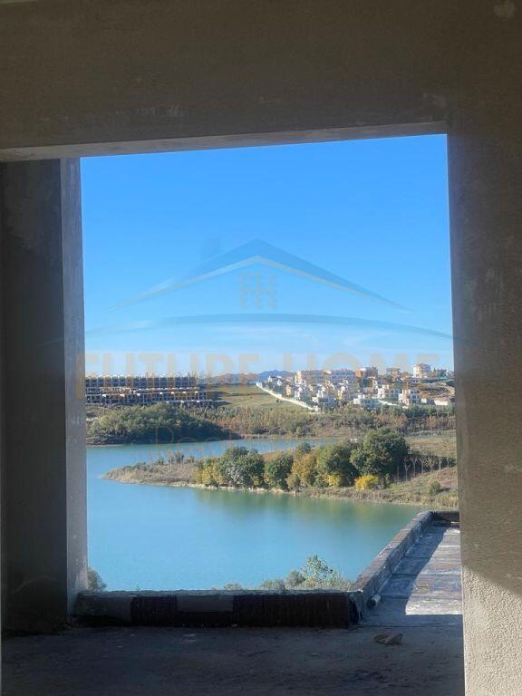 Vendesi Villa Elite, Lago di Farka, Tirana in vendita