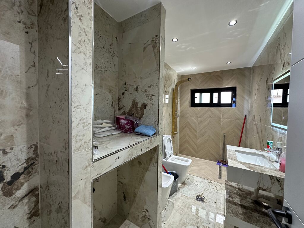Rent, Apartment 2+1+2, Zogu i Zi, Tirana.
