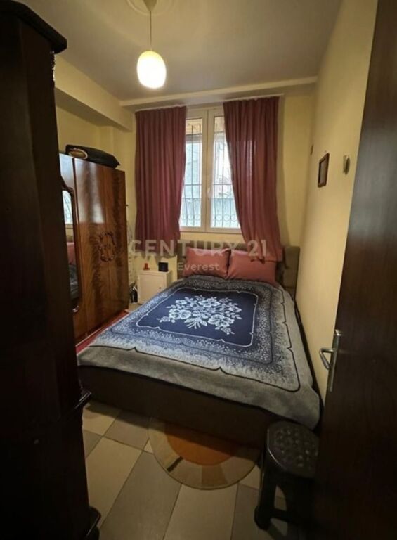 🌟 2+1 Apartment for Sale in Xhamllik – Practical Location in Tirana