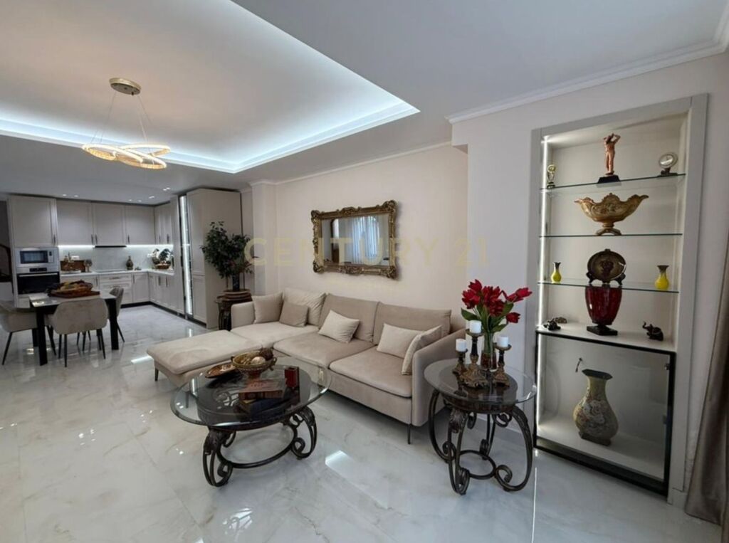 ✨ Jepet me Qira – Vile 2+1 e Rehatshme në Xhamllik, Tirane