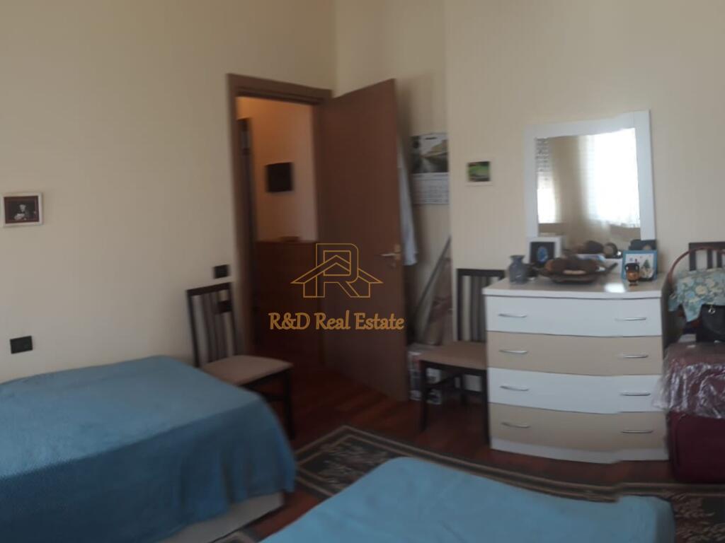 🏡 Appartamento 1+1 in affitto – Pazari i Ri