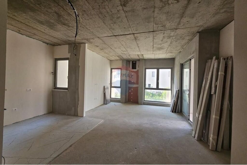 Shitet Apartament 3+1+2 në Green Valley Residence