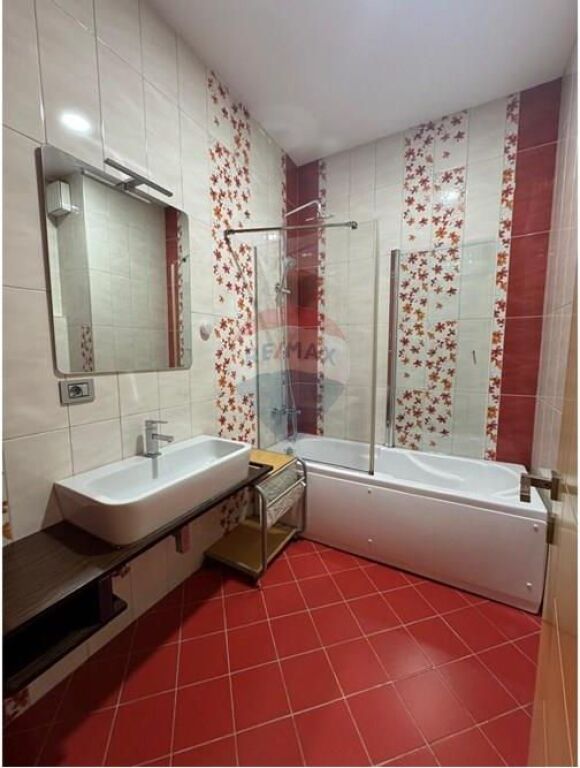 4+1 apartment for rent in Bllok, near Garda!