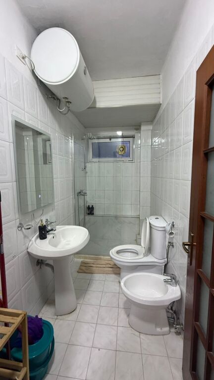Apartament me qira – pranë Colosseum, Tiranë