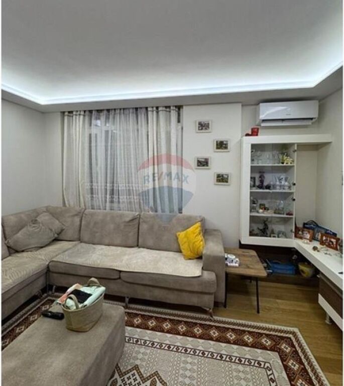Appartamento - In Affitto - Pazari i Ri, Tirana