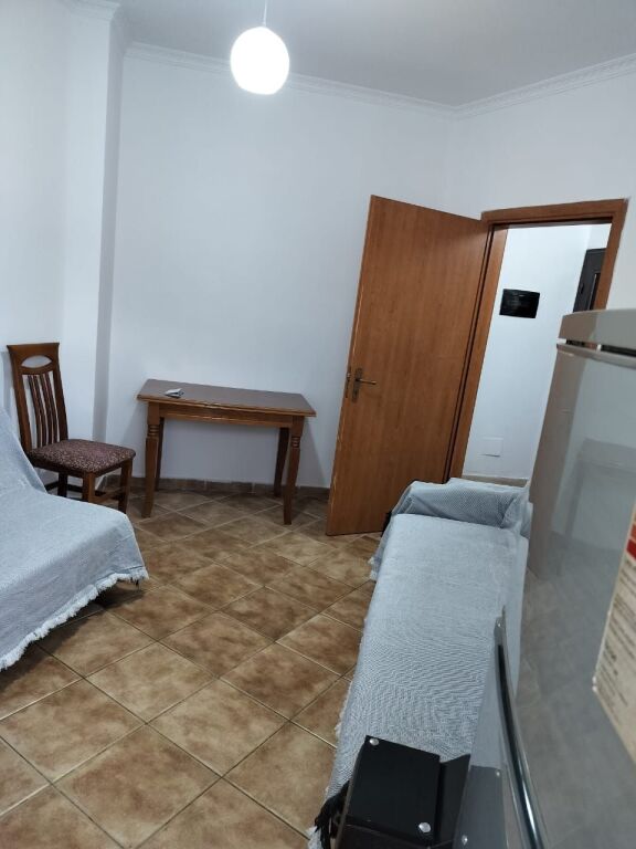 🏠 Jepet me qira apartament 1+1