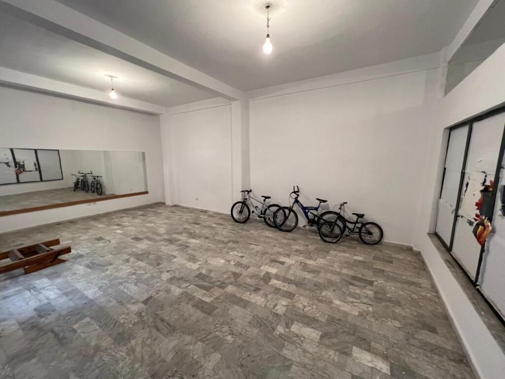 Affittasi ambiente ufficio – Via Bogdanëve