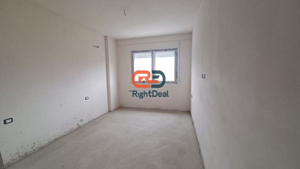 Ne Paskuqan Tek Platinium 1 ,Shitet Apartament 2+1+2 Me Planimetri Te Rregullt!!!