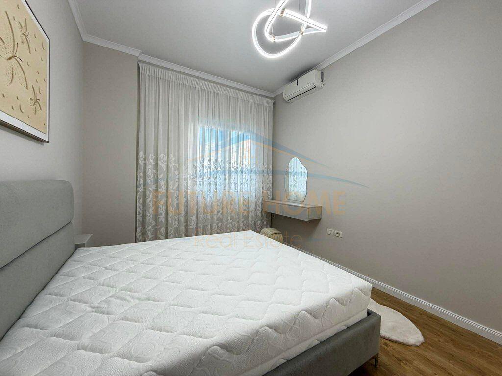 Shitet, Apartament 2+1, Unaza e Re