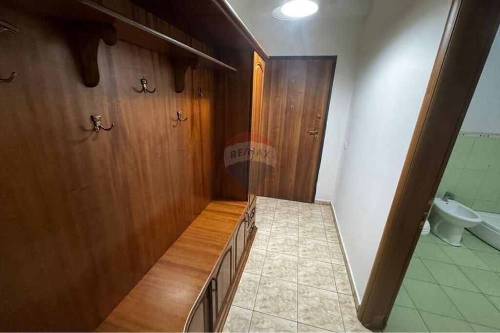Appartamento - In Affitto - Centro Kristal, Tirana