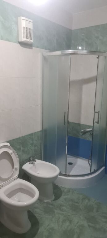 APARTAMENT 2+1+2 me qera Fillimi i Rruges Don Bosko