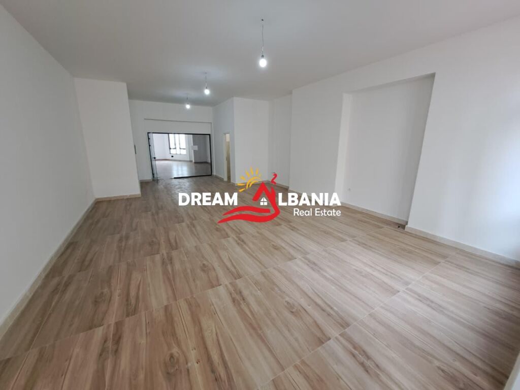 2 Ambiente Biznesi me Qera ne Qender te Tiranes (ID 42611403)