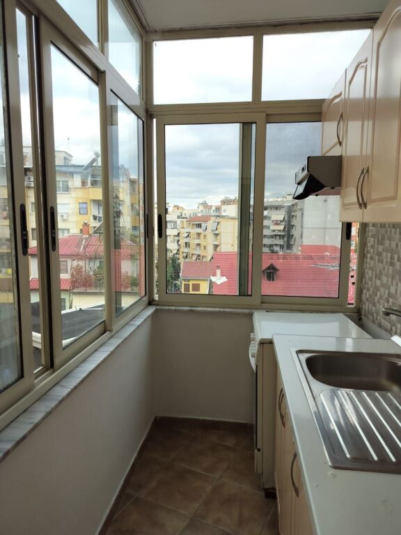 🏠 Jepet me qira apartament 1+1