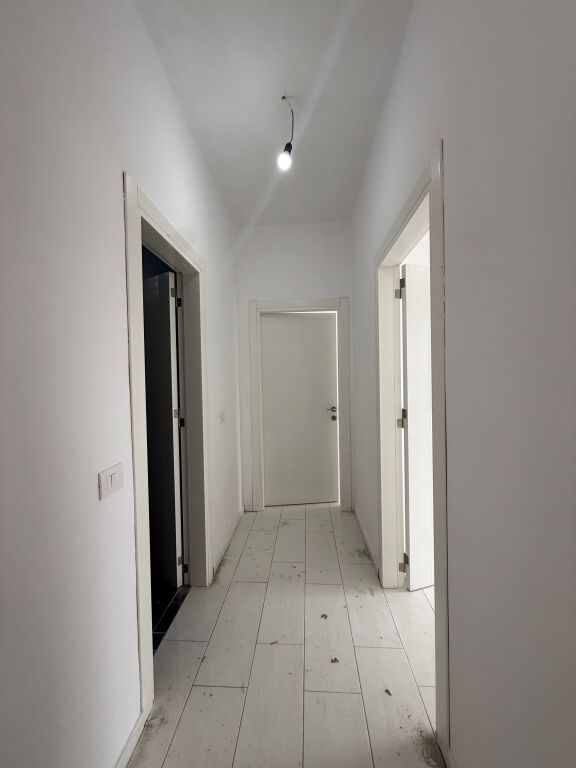 🏠Appartamento 2+1+2 in vendita 📍Nuovo Boulevard, Residenza Bermon 🏢5° piano, con ascensore 📐Superficie 103,34m2 Netti, 119,47m2 Lordi 💶 Prezzo: 168.000€