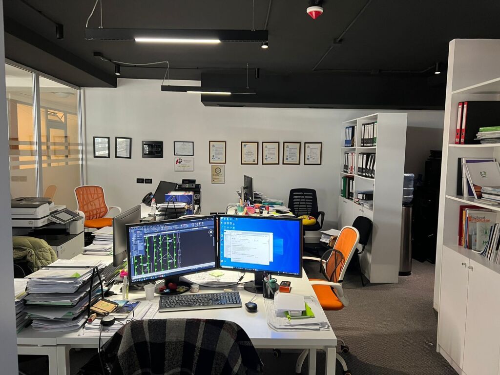 🏠 Office Space for Rent