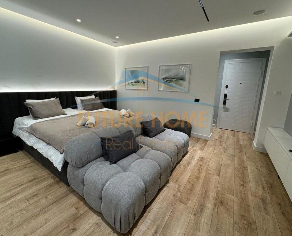 For sale, Studio Apartment, Willson Square, Tirana!!