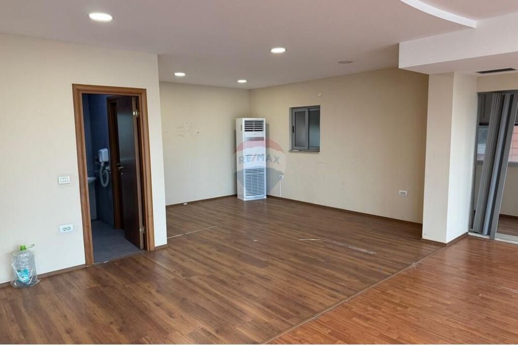 OFFICE FOR RENT AT THE GALLERY ETC