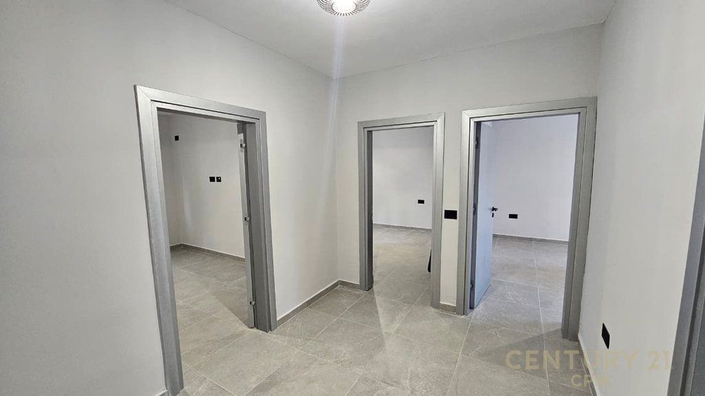 APARTAMENT ME QIRA 3+1 TEK PAZARI I RI