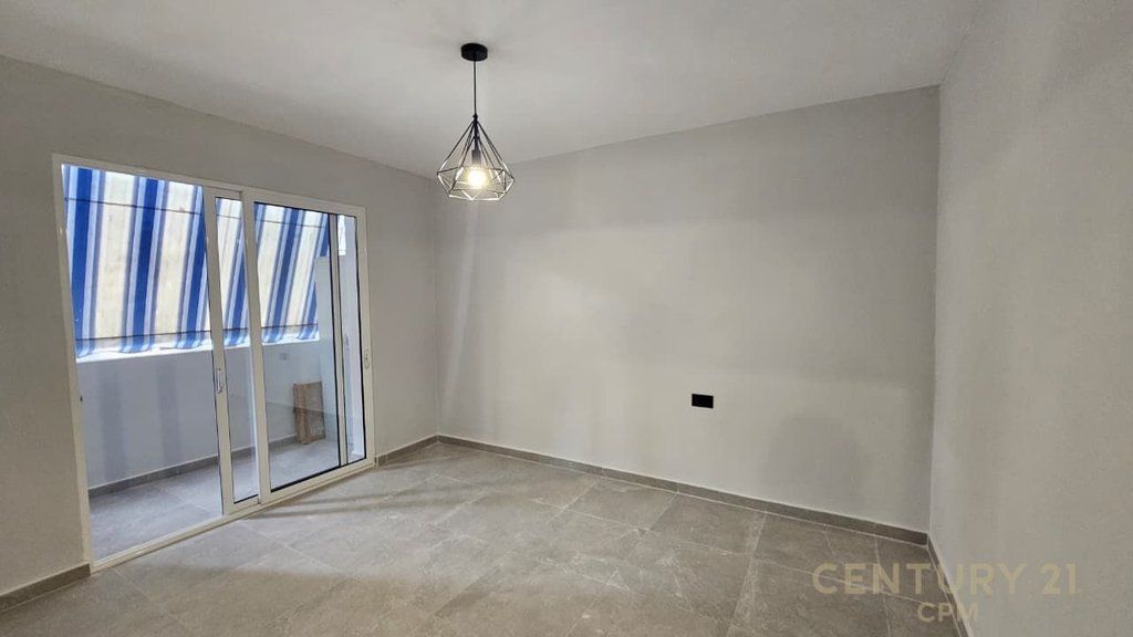 APARTAMENT ME QIRA 3+1 TEK PAZARI I RI