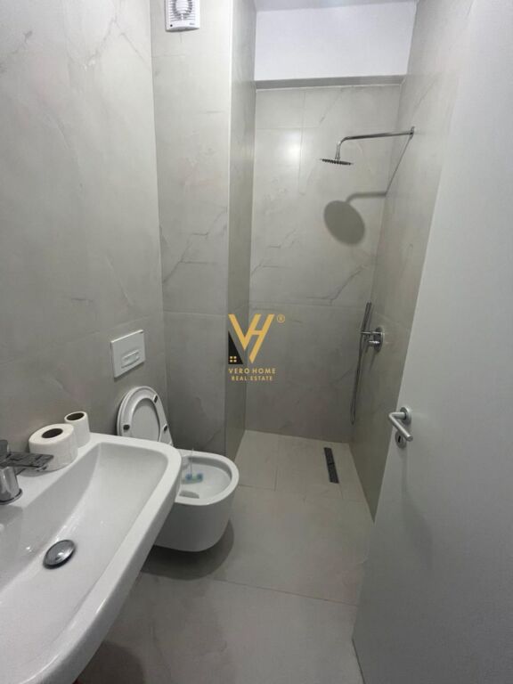 JEPET APARTAMENT 1+1+BLK ME QIRA TE KADIU, ALI DEMI 40.000 LEKE