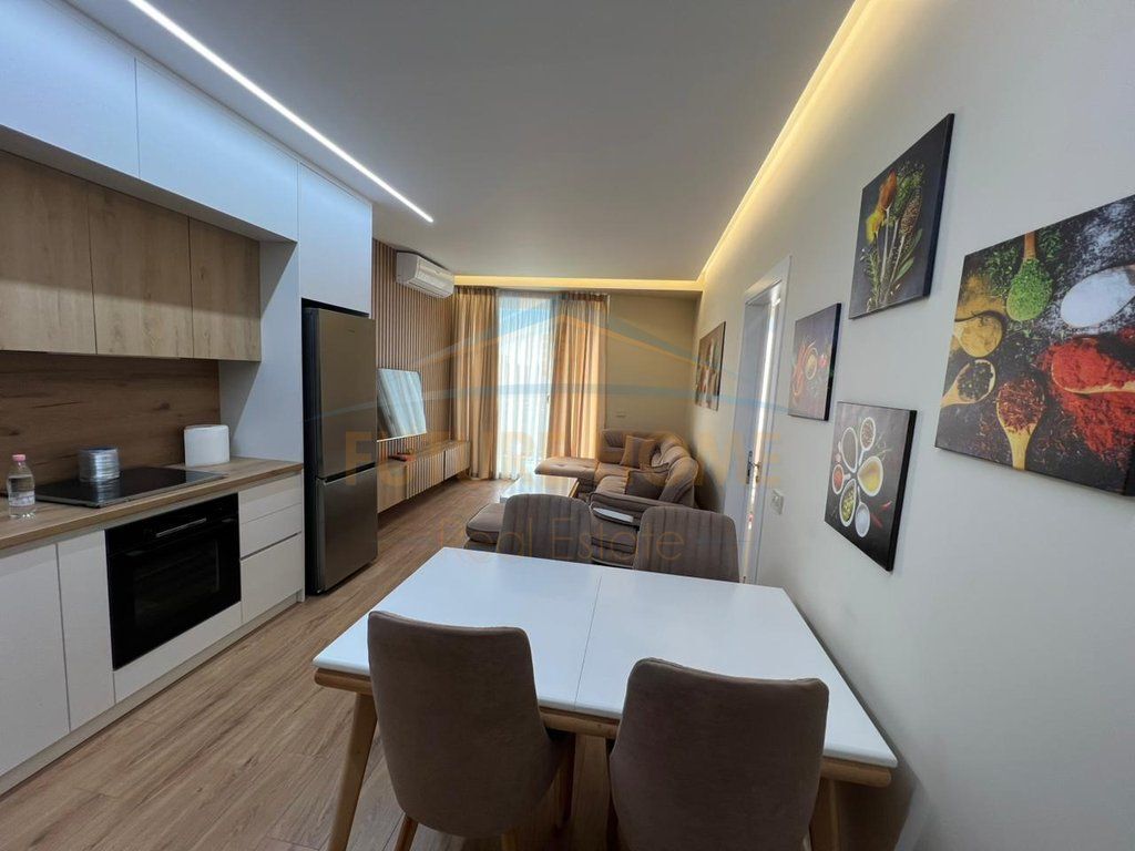 Affitto, Appartamento 2+1+, Golden Tower Residence, Tirana.