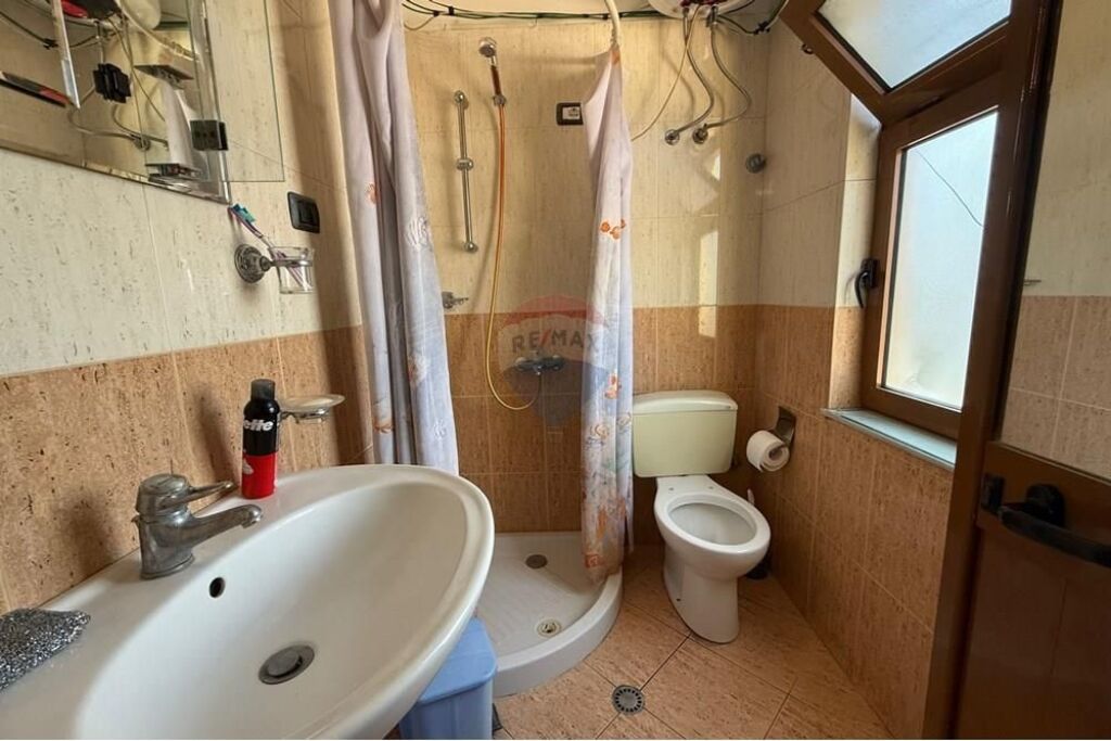 Villa di 3 piani in vendita vicino a Siri Kodres!