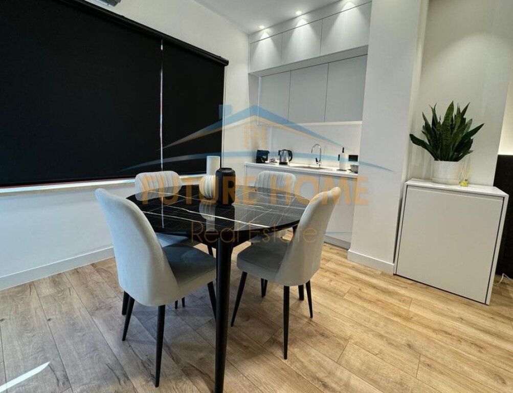 For sale, Studio Apartment, Willson Square, Tirana!!