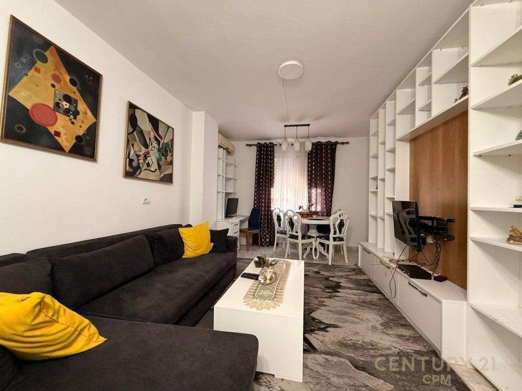 Apartament 1+1 Me Qira tek Komuna e Parisit