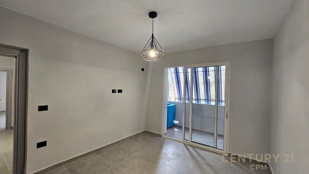 APARTAMENT ME QIRA 3+1 TEK PAZARI I RI