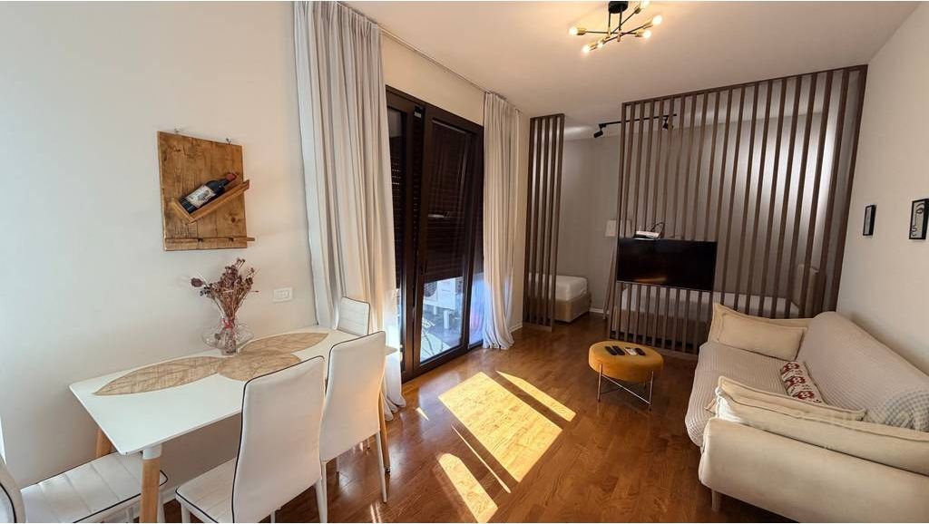 FOR RENT 1+1 APARTMENT AT BARRIKADAVE STREET !