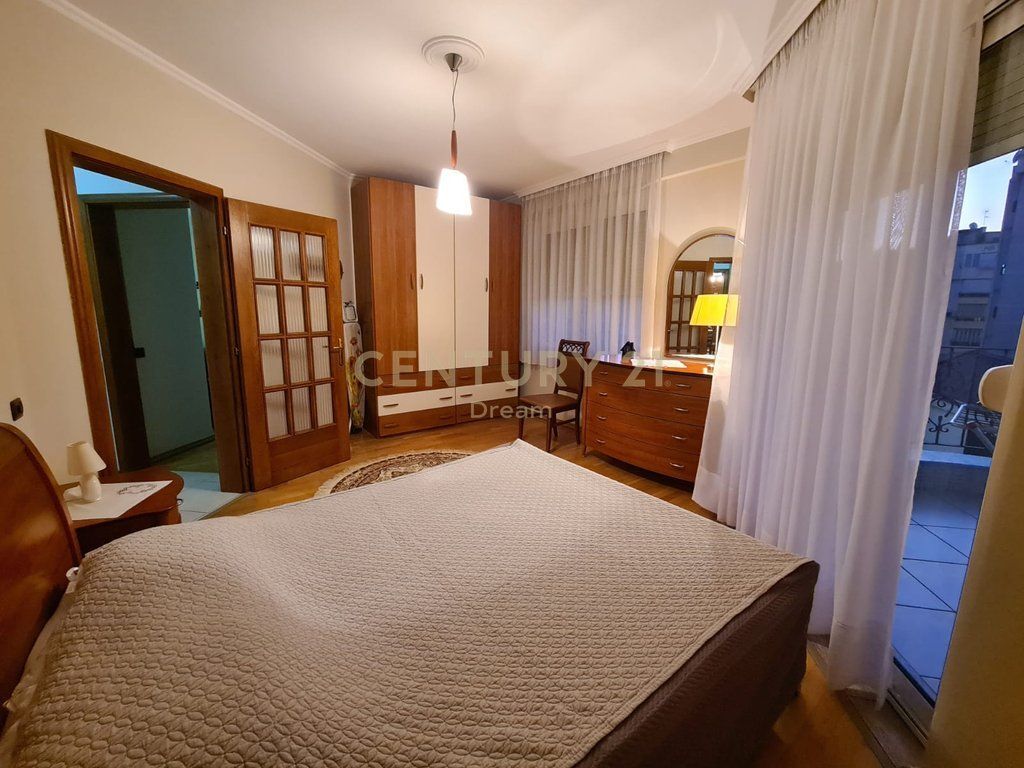Apartment 2+1+2T for rent in the Blloku area