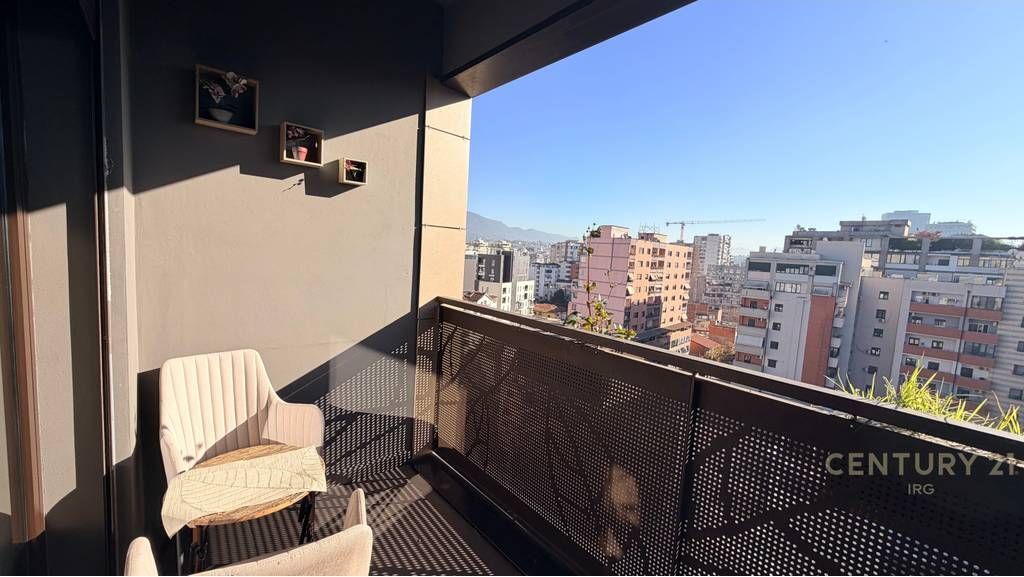 JEPET ME QIRA APARTAMENT 1+1 TEK RRUGA BARRIKADAVE ! 750 € /Muaj
