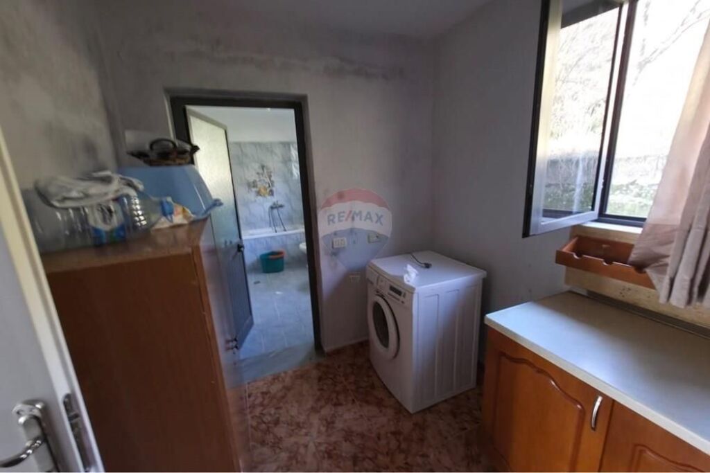 Private House for Sale in Ndroq